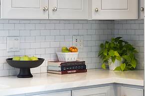 Sandy by Avantstay Oceanview Steps to Beach Patio w Fire Pit Dining Ar