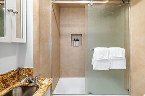 Sandy by Avantstay Oceanview Steps to Beach Patio w Fire Pit Dining Ar