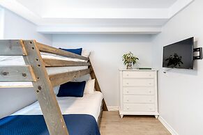 Sandy by Avantstay Oceanview Steps to Beach Patio w Fire Pit Dining Ar