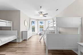 Sunset Pointe by Avantstay Waterfront Beach Fire Pit Sleeps 14 5bdr 4B