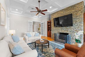 Sunset Pointe by Avantstay Waterfront Beach Fire Pit Sleeps 14 5bdr 4B