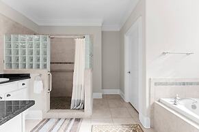 Sunset Pointe by Avantstay Waterfront Beach Fire Pit Sleeps 14 5bdr 4B