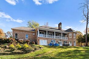 Sunset Pointe by Avantstay Waterfront Beach Fire Pit Sleeps 14 5bdr 4B