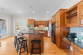 Sunset Pointe by Avantstay Waterfront Beach Fire Pit Sleeps 14 5bdr 4B