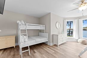 Sunset Pointe by Avantstay Waterfront Beach Fire Pit Sleeps 14 5bdr 4B