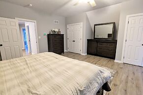 The Nest at Pinecrest by Avantstay Hot Tub Spacious Deck Game Room Fir