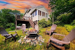 The Nest at Pinecrest by Avantstay Hot Tub Spacious Deck Game Room Fir