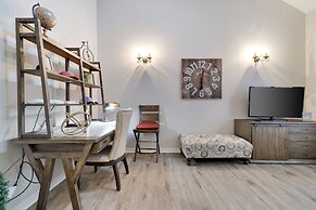 The Nest at Pinecrest by Avantstay Hot Tub Spacious Deck Game Room Fir