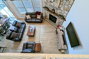 The Nest at Pinecrest by Avantstay Hot Tub Spacious Deck Game Room Fir