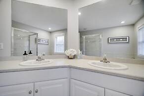 The Nest at Pinecrest by Avantstay Hot Tub Spacious Deck Game Room Fir