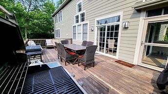 The Nest at Pinecrest by Avantstay Hot Tub Spacious Deck Game Room Fir