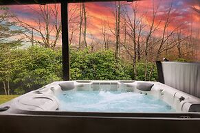 The Nest at Pinecrest by Avantstay Hot Tub Spacious Deck Game Room Fir