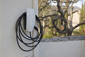 Terrace Hill Modern Paso Robles Escape Near Wineries Dining and Hot Sp