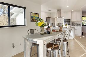 Terrace Hill Modern Paso Robles Escape Near Wineries Dining and Hot Sp