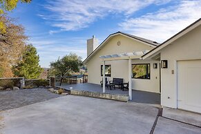 Terrace Hill Modern Paso Robles Escape Near Wineries Dining and Hot Sp