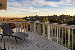 Terrace Hill Modern Paso Robles Escape Near Wineries Dining and Hot Sp