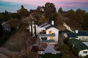 Terrace Hill Modern Paso Robles Escape Near Wineries Dining and Hot Sp