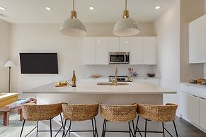 98 Degrees by Avantstay Covered Balcony Lounge Newly Built 4bdr Home