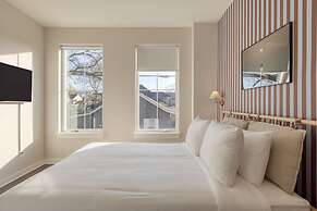 98 Degrees by Avantstay Covered Balcony Lounge Newly Built 4bdr Home