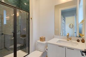 98 Degrees by Avantstay Covered Balcony Lounge Newly Built 4bdr Home