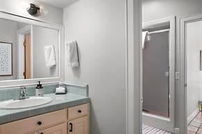 Wellsona Vineyard Retreat Pool Hot Tub Views Main Home Guest Home