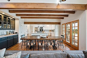 Wellsona Vineyard Retreat Pool Hot Tub Views Main Home Guest Home