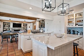 Wellsona Vineyard Retreat Pool Hot Tub Views Main Home Guest Home