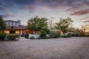 Wellsona Vineyard Retreat Pool Hot Tub Views Main Home Guest Home