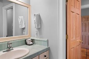 Wellsona Vineyard Retreat Pool Hot Tub Views Main Home Guest Home