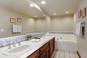 Camino De Flores by Avantstay Views Pool Beach Access Community Amenit