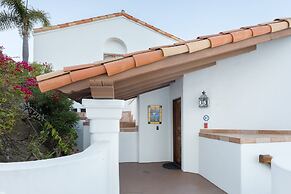 Camino De Flores by Avantstay Views Pool Beach Access Community Amenit