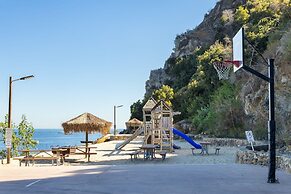 Camino De Flores by Avantstay Views Pool Beach Access Community Amenit