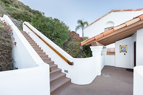 Camino De Flores by Avantstay Views Pool Beach Access Community Amenit