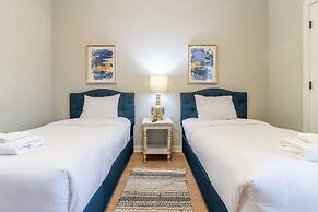 Monty by Avantstay 4bdr 4BA Balcony w Outdoor Seating 5mins to DT