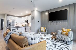 Monty by Avantstay 4bdr 4BA Balcony w Outdoor Seating 5mins to DT