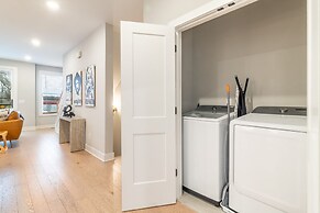 Monty by Avantstay 4bdr 4BA Balcony w Outdoor Seating 5mins to DT