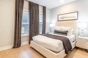 Monty by Avantstay 4bdr 4BA Balcony w Outdoor Seating 5mins to DT