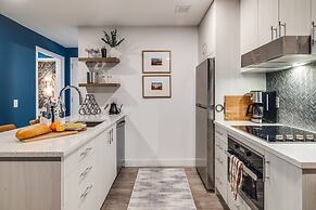 Jordanelle Sunrise Modern Condo Gondola Access Year-round Outdoor Fun