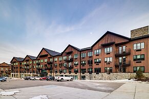 Jordanelle Sunrise Modern Condo Gondola Access Year-round Outdoor Fun