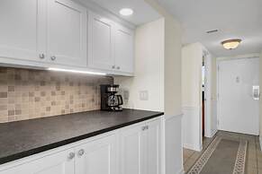 303a Shipwatch by Avantstay Ocean View Shared Pool Boardwalk to Beach