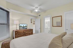 303a Shipwatch by Avantstay Ocean View Shared Pool Boardwalk to Beach