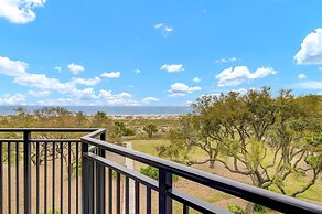 303a Shipwatch by Avantstay Ocean View Shared Pool Boardwalk to Beach