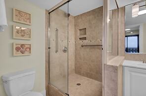 303a Shipwatch by Avantstay Ocean View Shared Pool Boardwalk to Beach