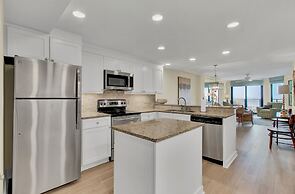 303a Shipwatch by Avantstay Ocean View Shared Pool Boardwalk to Beach