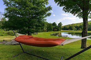 Sunny Pond by Avantstay Secluded Estate w a Private Pond Gym Movie The