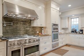 Sunny Pond by Avantstay Secluded Estate w a Private Pond Gym Movie The