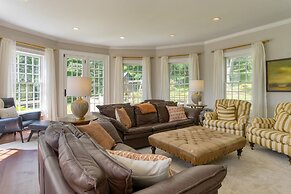 Sunny Pond by Avantstay Secluded Estate w a Private Pond Gym Movie The