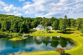 Sunny Pond by Avantstay Secluded Estate w a Private Pond Gym Movie The