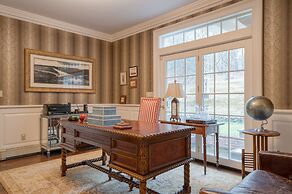 Sunny Pond by Avantstay Secluded Estate w a Private Pond Gym Movie The