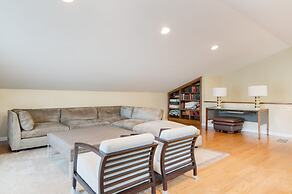 Sunny Pond by Avantstay Secluded Estate w a Private Pond Gym Movie The